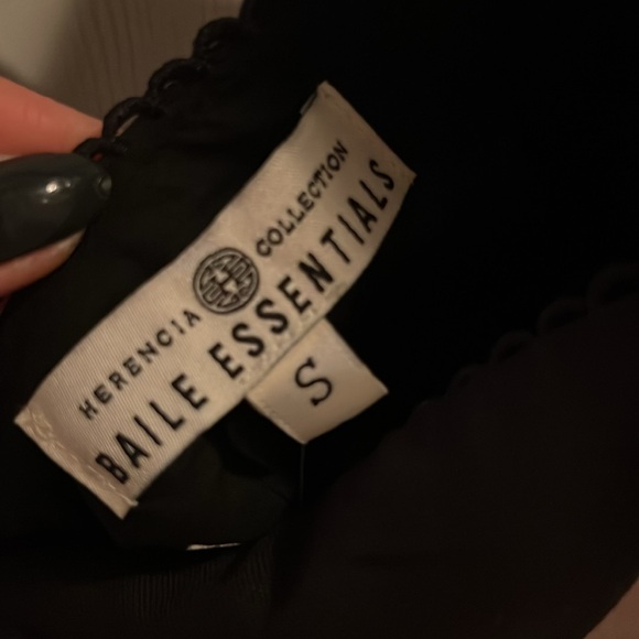 Abeja Miope Tie Top - Picture 7 of 7